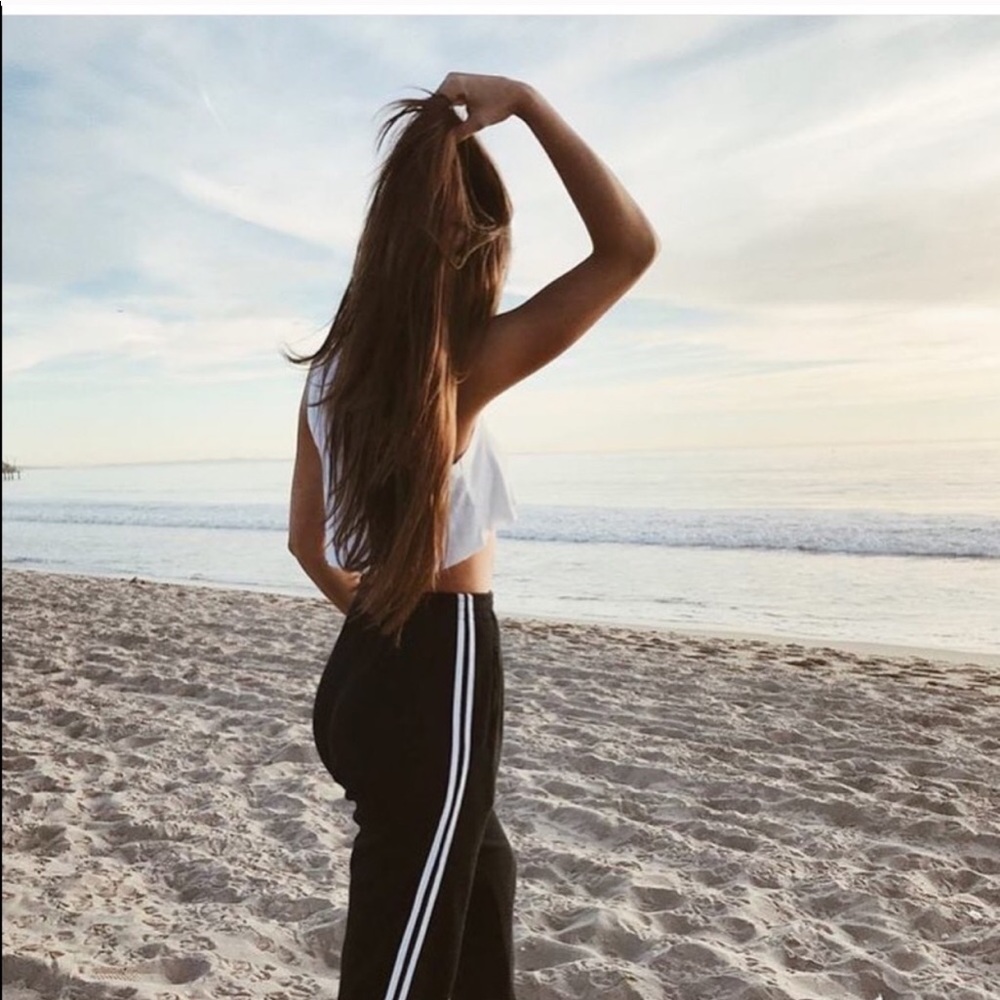 Brandy Melville Wide Leg Sweatpants - Black - Picture 2 of 6